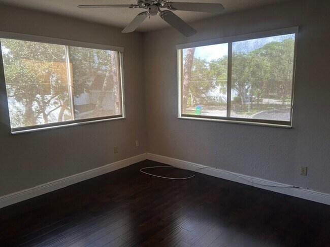 Building Photo - Luxury living with an Intracoastal view and direct access to dock, marina and lift