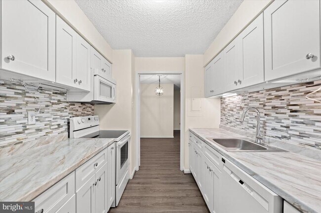 Building Photo - 5300 Holmes Run Pkwy