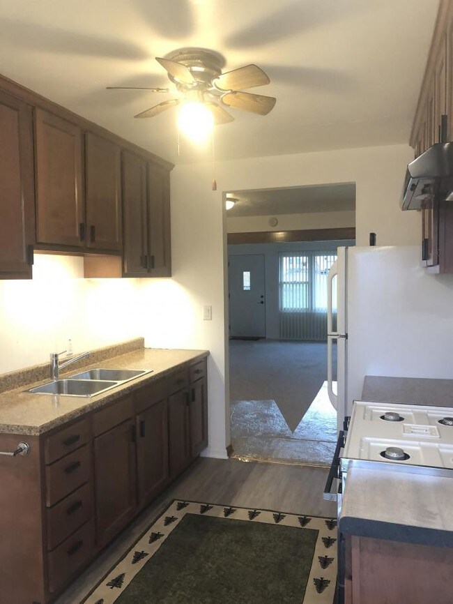 Building Photo - 1 bedroom in South Elgin IL 60177