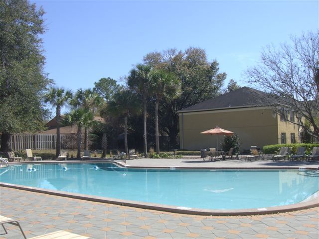 Building Photo - STRATFORD CONVENIENT 1/1 CONDO IN SEMINOLE...