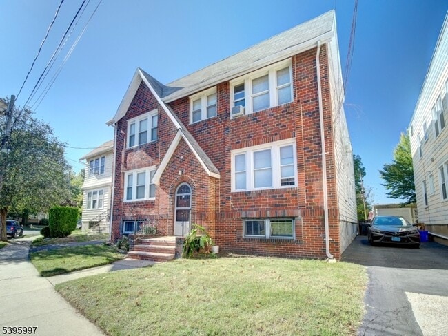 Building Photo - 97 La France Ave