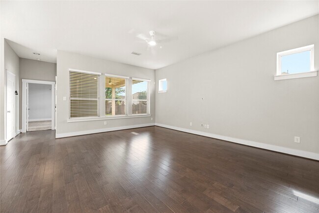 Building Photo - 18423 Blue Hollow Heights Dr