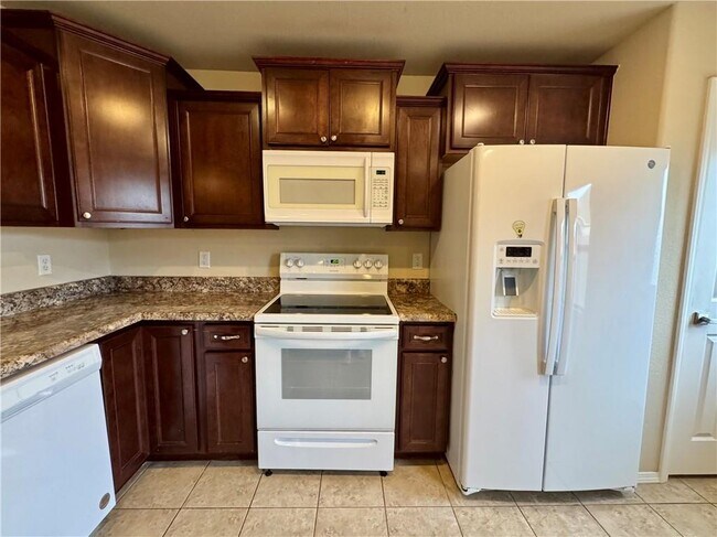 Building Photo - 630 Lasso Ln