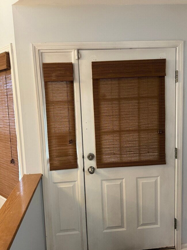 Building Photo - 1397 Ashbury Ln E