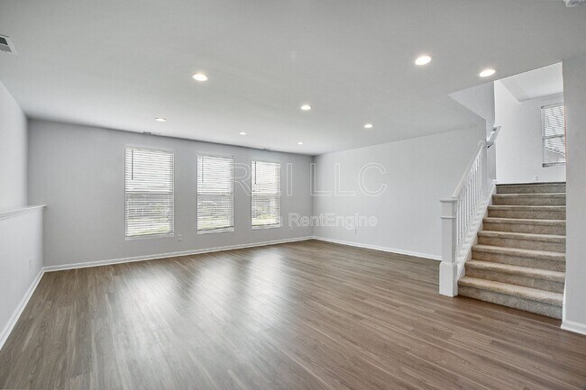 Building Photo - 9211 Tamarack Grove Ln