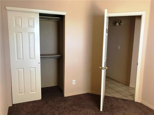 Building Photo - 6405 Salas Ln