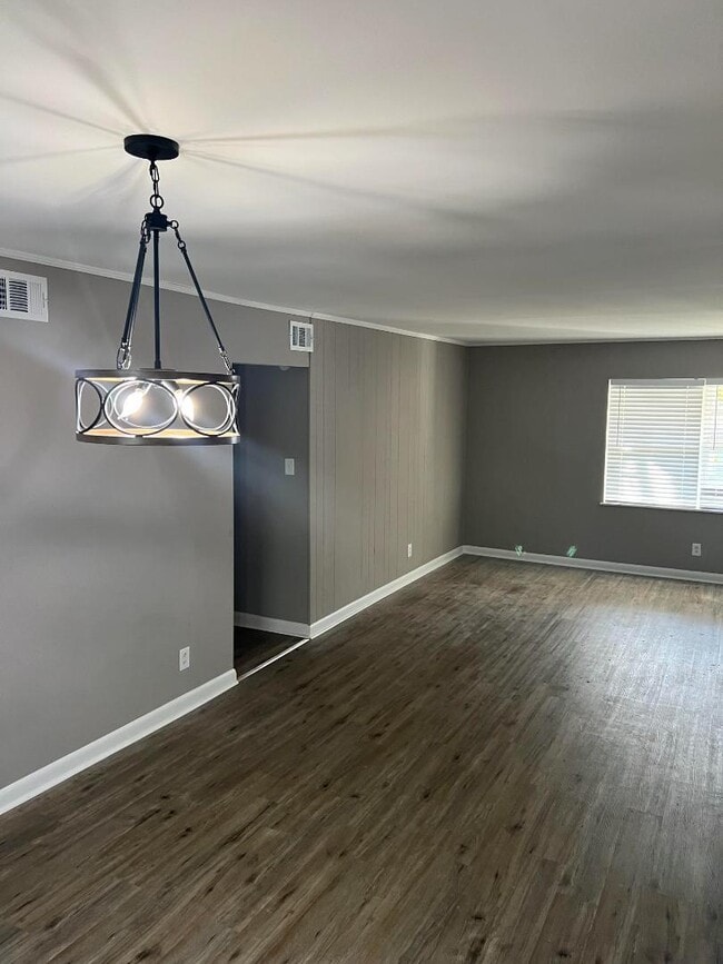 Building Photo - 130 Tucker Rd