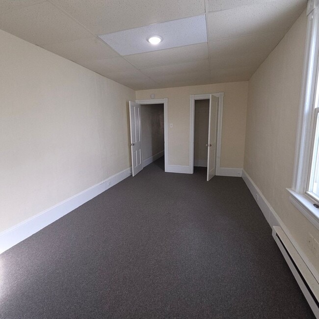 Building Photo - 33-35 Washington Street