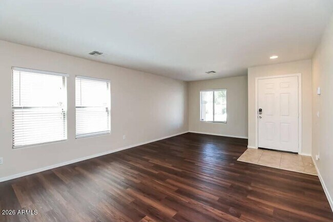 Building Photo - 7811 S 63rd Dr