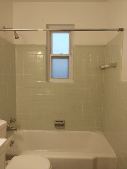 Building Photo - 2962 Westridge Ave