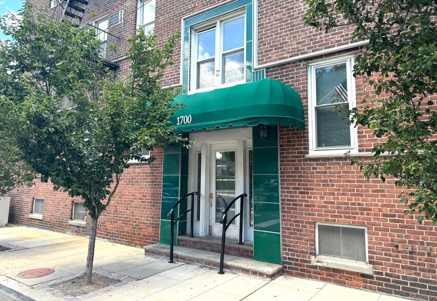 Building Photo - 1700 Kennedy Blvd