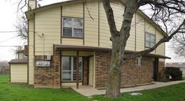 Primary Photo - 3001 Lake Rd