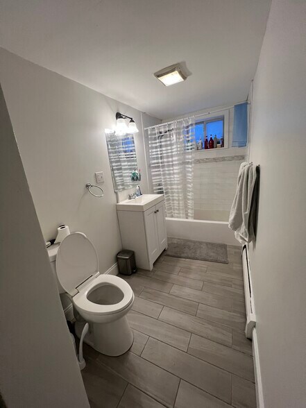 Building Photo - 63 Selkirk Rd