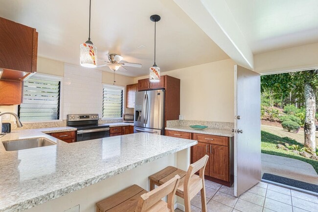 Building Photo - Furnished 2 bedroom, 2 bath, with AC and p...