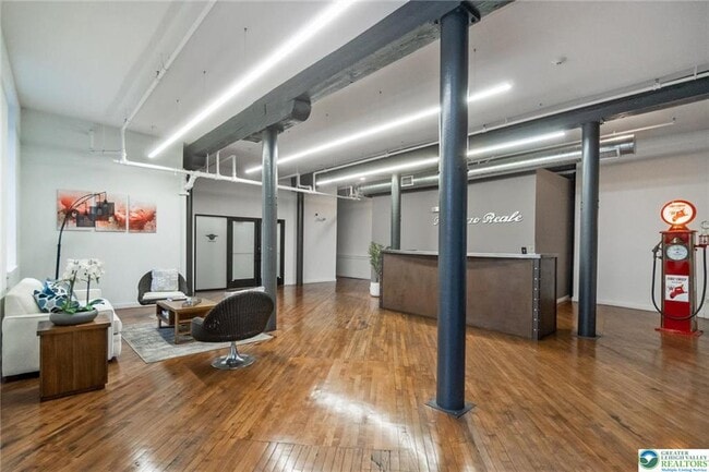 Building Photo - 107 Hamilton St