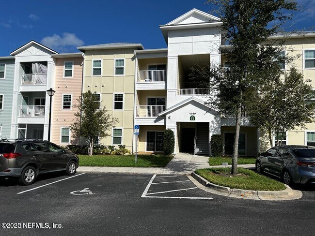 Primary Photo - 4959 Key Lime Dr