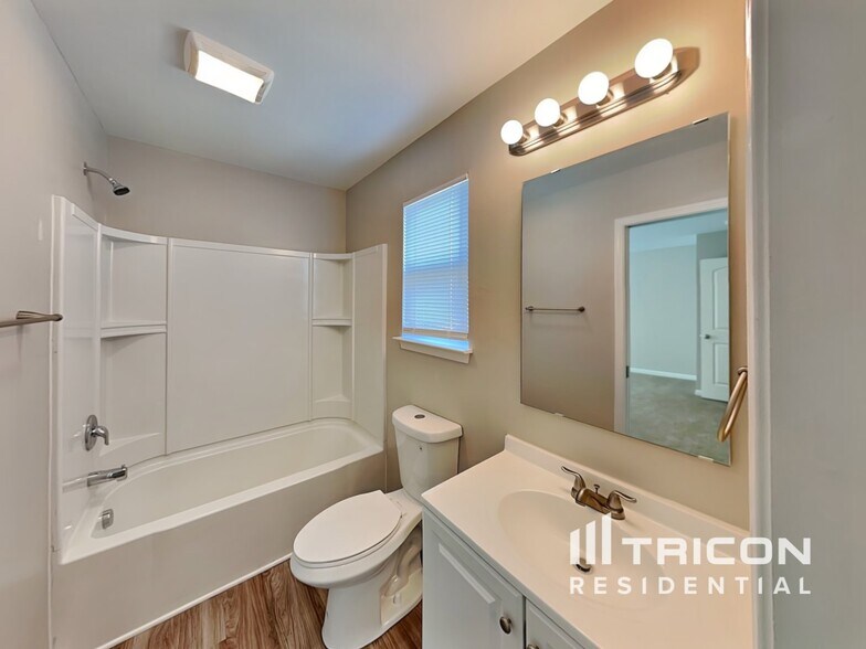 Building Photo - 120 Altondale Dr