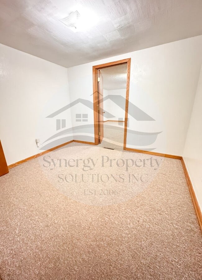 Building Photo - Ranch Home