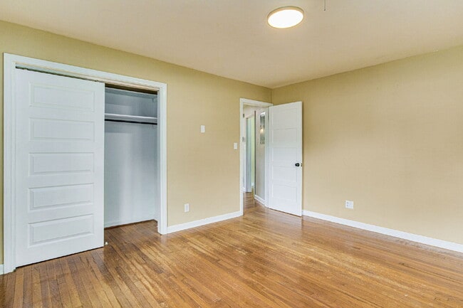 Building Photo - Beautiful East Hill home located in one of...