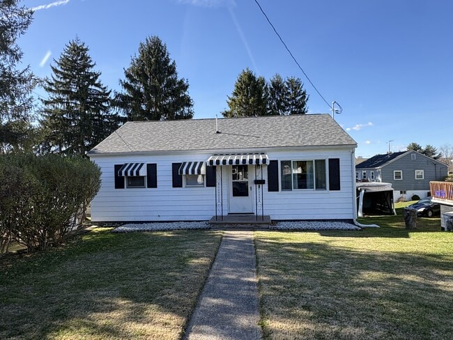 Primary Photo - 22 Savannah St