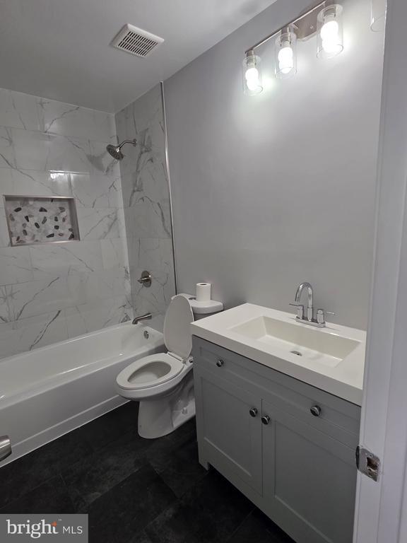 Building Photo - 8531 Southlawn Ct