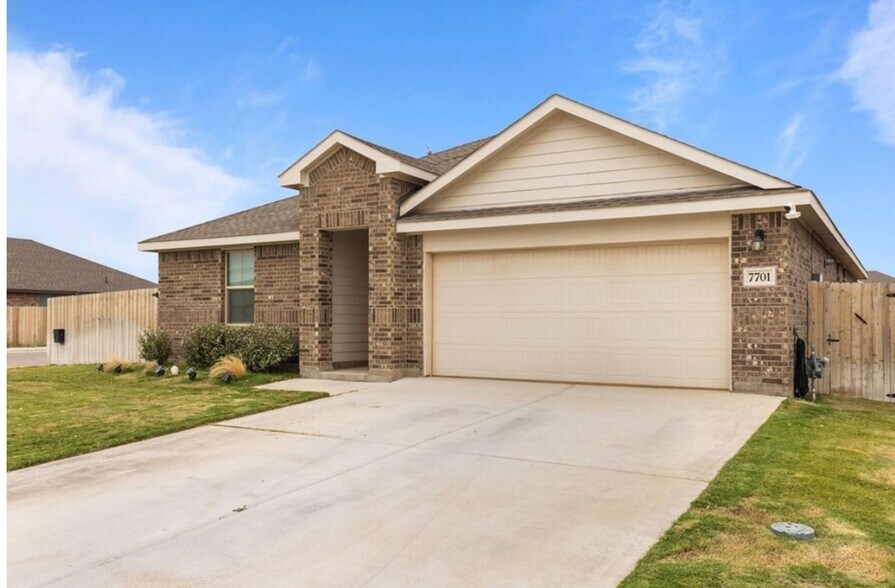 Building Photo - 7701 Orange Blossom Rd