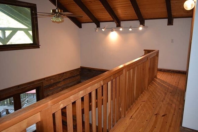 Building Photo - Sugar Mountain Cabin Home! Large, Finished Basement!