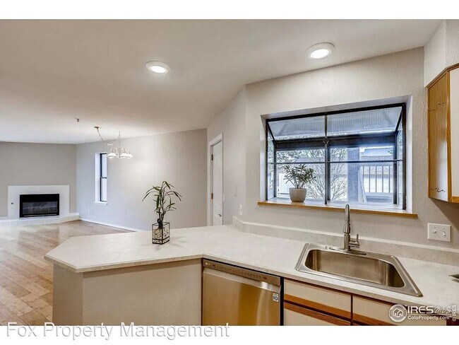 Building Photo - 2 br, 2 bath House - 575 Manhattan Drive U...
