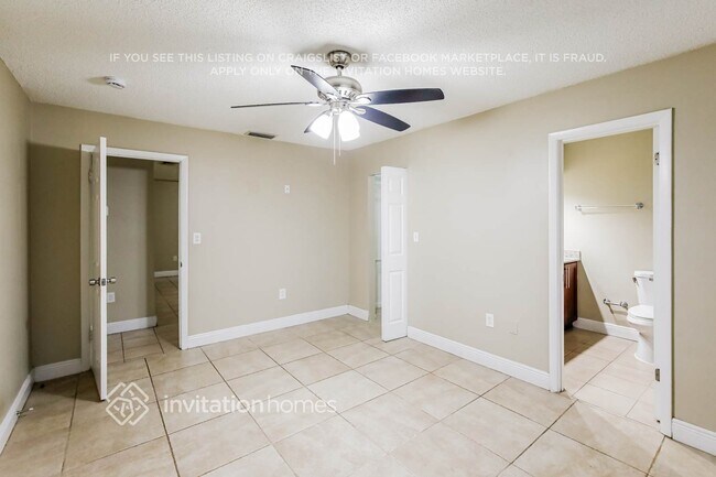 Building Photo - 20015 W Oakmont Cir