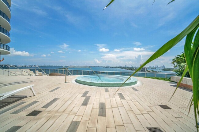 Building Photo - 488 NE 18th St