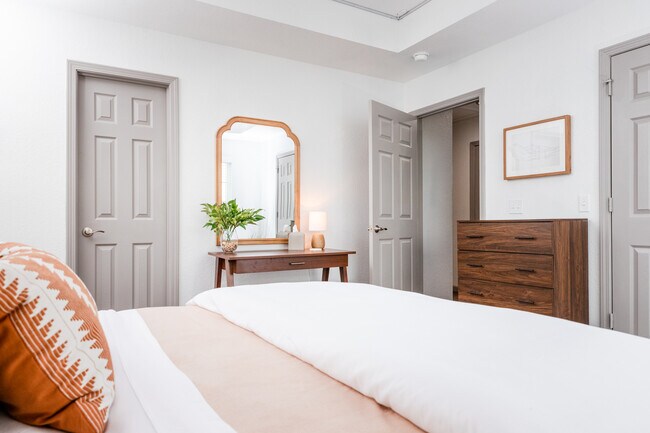 Building Photo - 1975 W Deane St