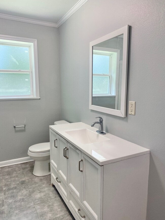 Building Photo - 15135 Montecino Dr