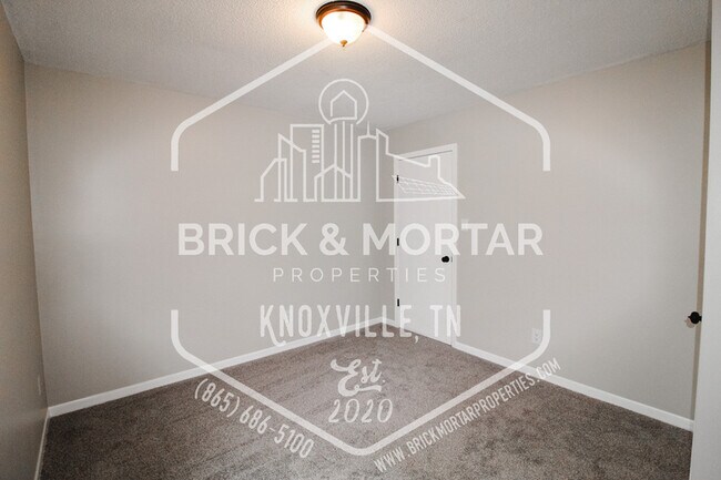 Building Photo - 2105 Belle Terra Rd