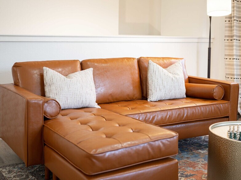 Building Photo - 1 Iris Way