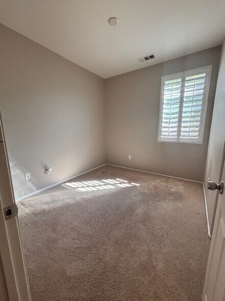 Building Photo - 35780 Hazelhurst St