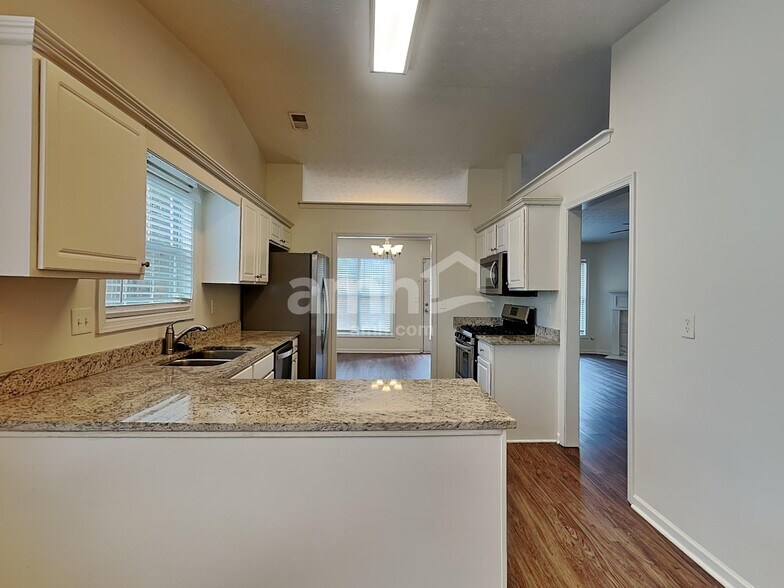 Building Photo - 2123 Yarbrough Way