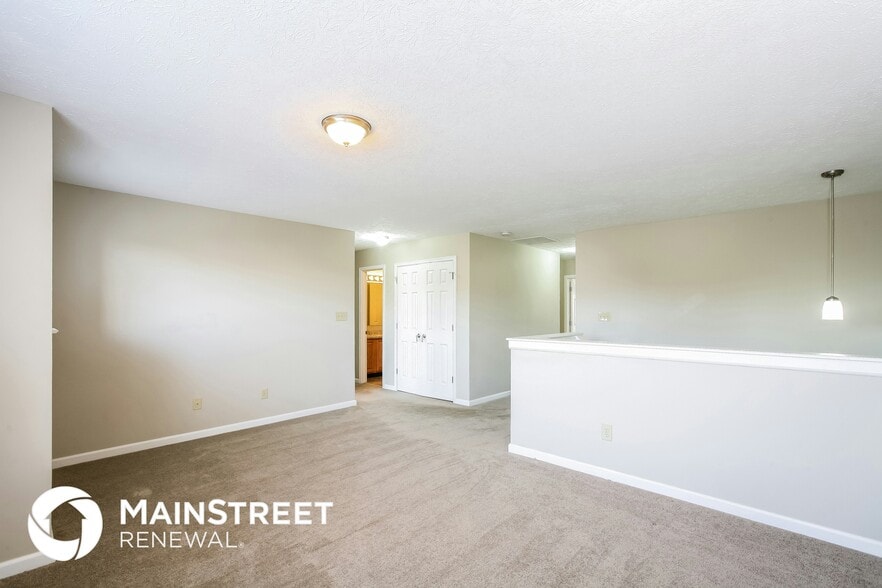 Building Photo - 11705 Rossmore Dr