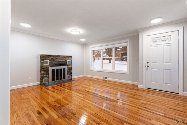 Building Photo - 115 Tarlton Rd