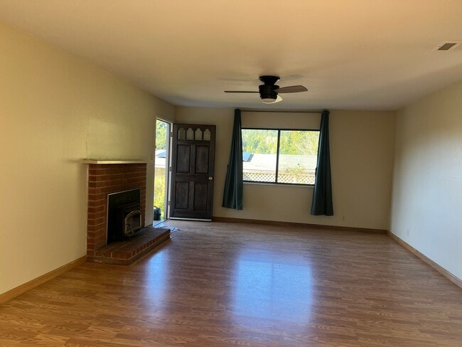 Building Photo - Blue Lake House Tier 2