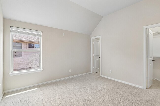 Building Photo - 1828 Houghton Dr