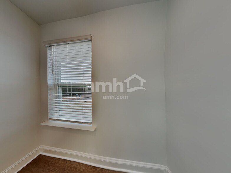 Building Photo - 6042 Rosemore Ln