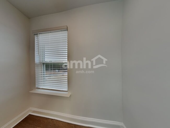 Building Photo - 6042 Rosemore Ln