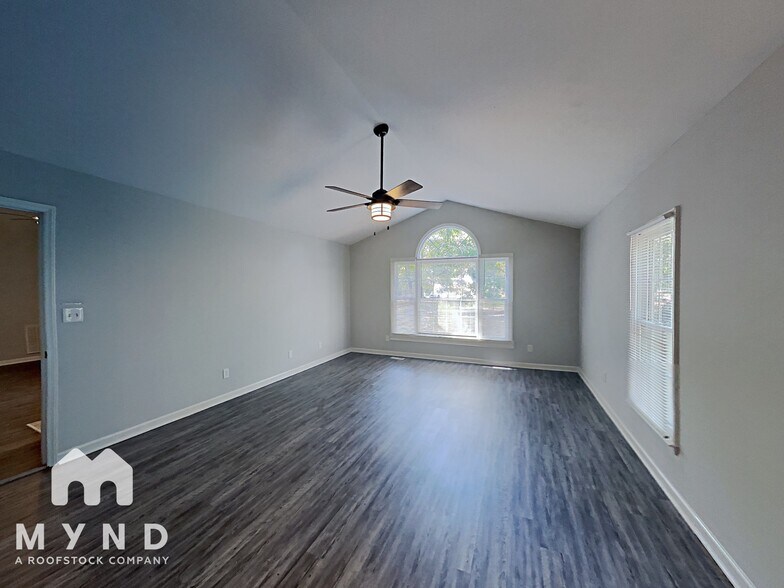 Building Photo - 409 Triple Crown Cir