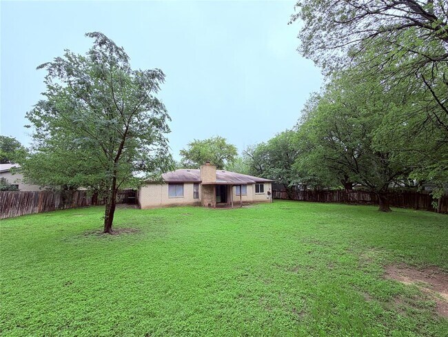 Building Photo - 10904 Meadgreen Ct