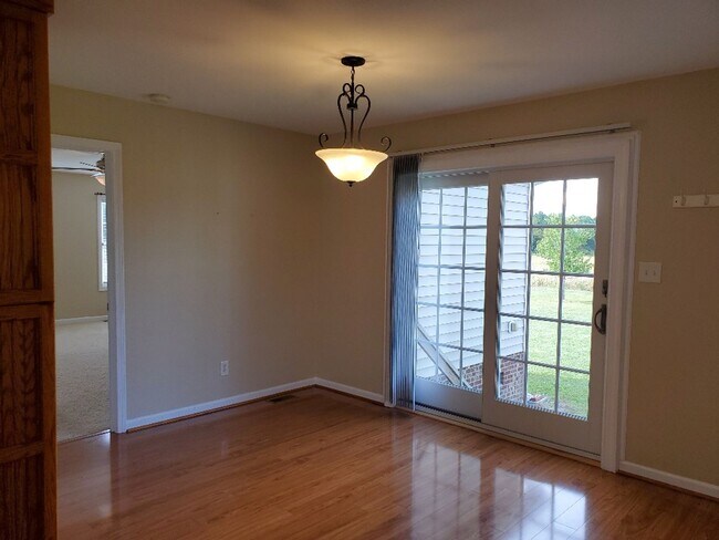 Building Photo - You have to see this beauty!