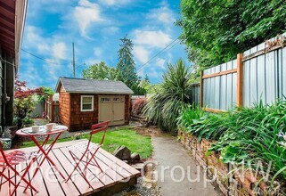 Building Photo - Adorable 3br, 2ba West Seattle Remodel * B...