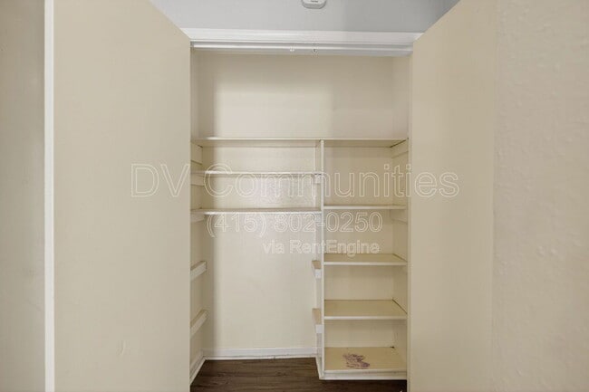 Building Photo - 7922 Coolgrove Dr