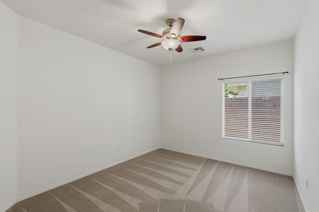 Building Photo - 677 W Pizzicato Ln