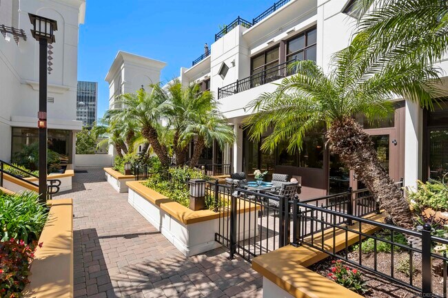 Building Photo - 700 W Harbor Dr