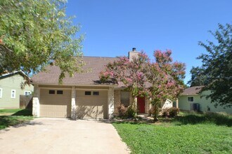Building Photo - House for Rent in Austin